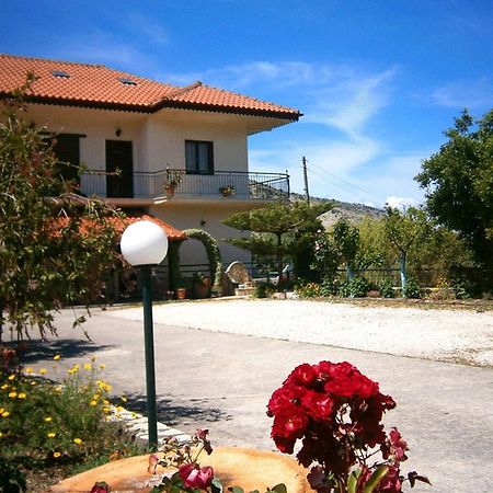 Georgia'S Little Village Plataria Exterior foto